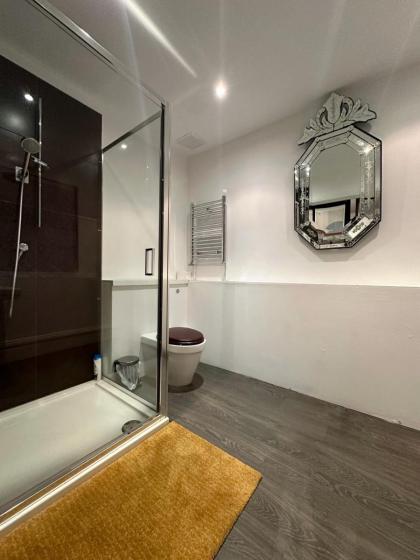 Central London Flat - NorthWest - image 10