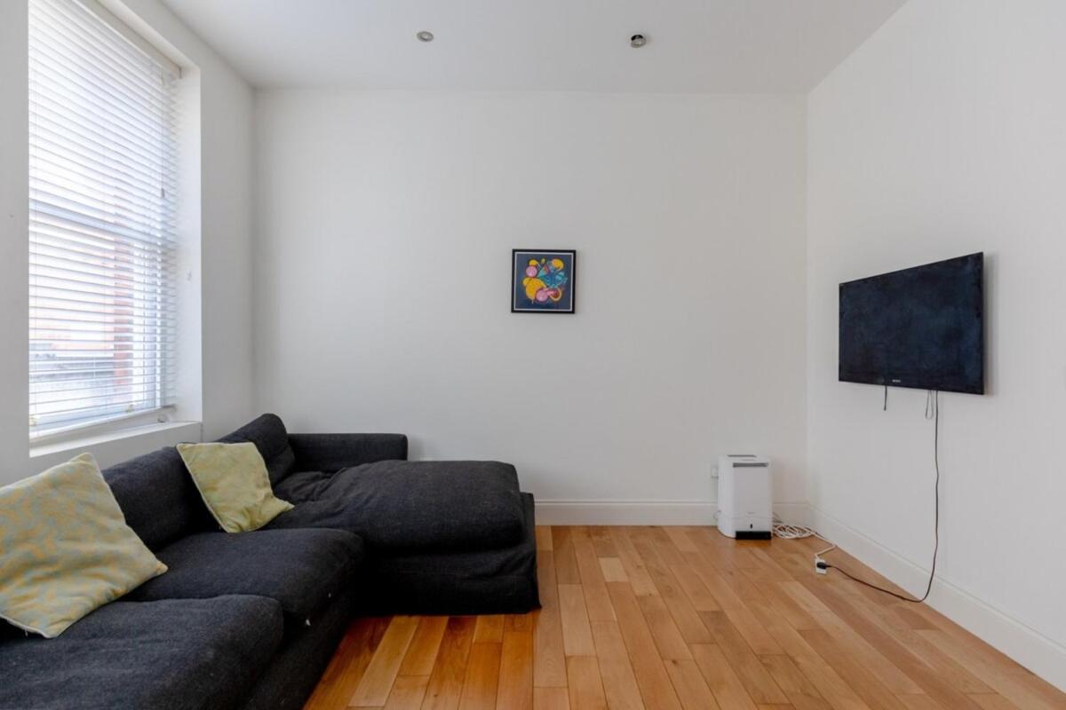Stylishly Snug 1BD Flat Camden Town! - main image