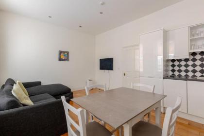 Stylishly Snug 1BD Flat Camden Town! - image 4