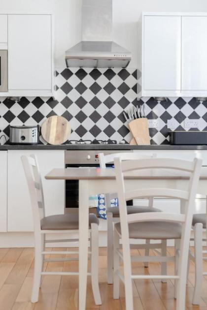 Stylishly Snug 1BD Flat Camden Town! - image 8