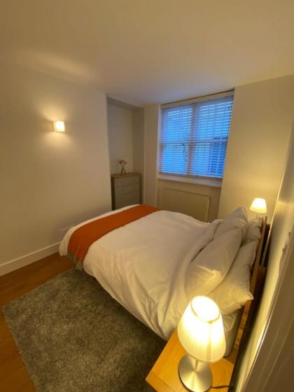 Contemporary 2BD Flat - 1 Min to Pimlico Station! - image 11