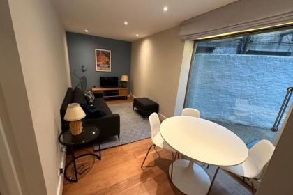 Contemporary 2BD Flat - 1 Min to Pimlico Station! - image 5