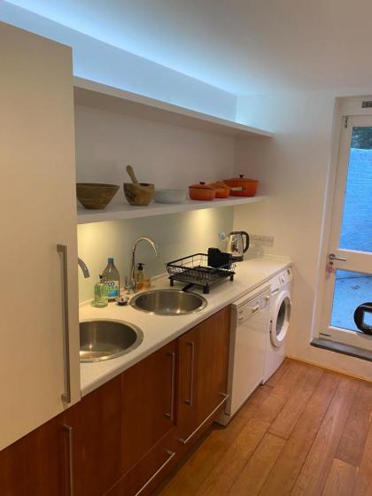 Contemporary 2BD Flat - 1 Min to Pimlico Station! - image 6