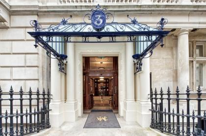Historic Whitehall flat in SW1 by UnderTheDoormat - image 15