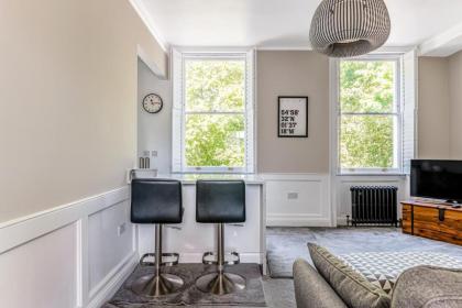 Pass the Keys Luxury Converted Victorian Flat in Leafy Highbury - image 10