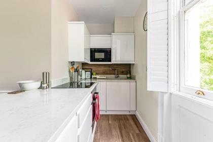 Pass the Keys Luxury Converted Victorian Flat in Leafy Highbury - image 12