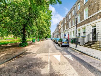 Pass the Keys Luxury Converted Victorian Flat in Leafy Highbury - image 3