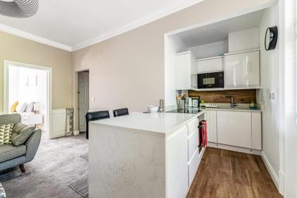 Pass the Keys Luxury Converted Victorian Flat in Leafy Highbury - image 4