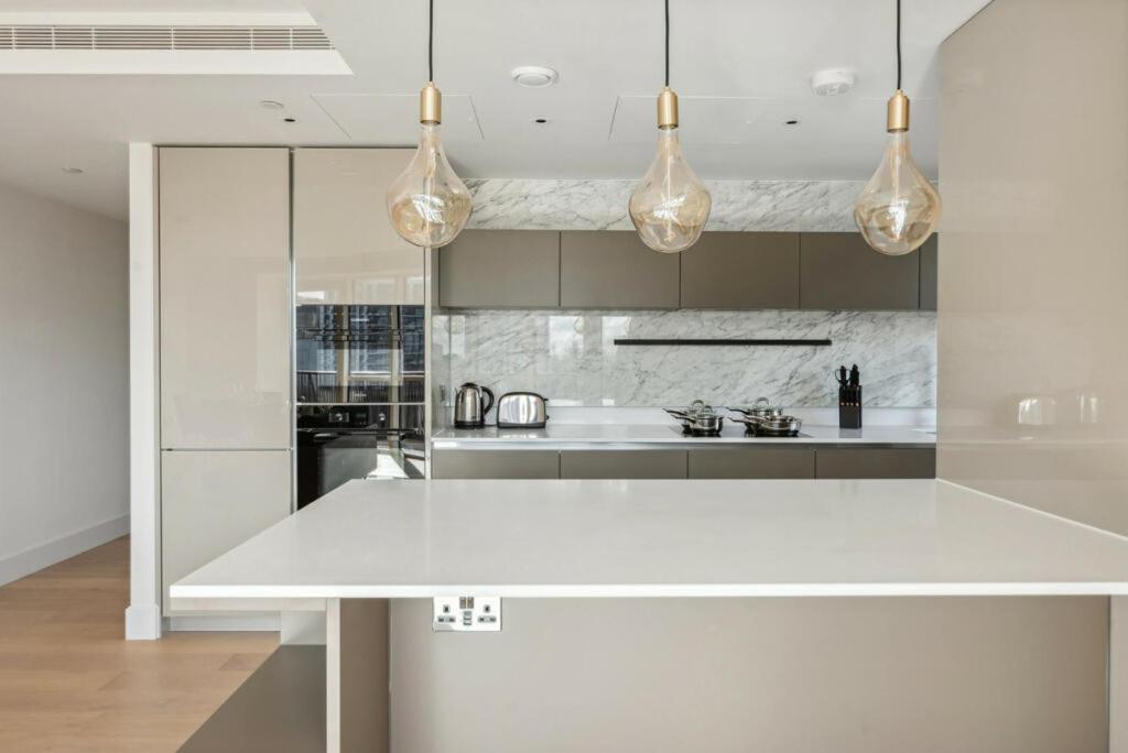Fabulous Westfield 2 bed - main image