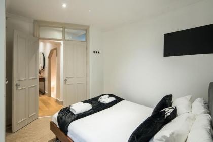 Superb Retreat Central Next Tube - image 22