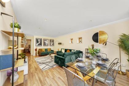 2 Bedroom Riverside Apartment near Canary Wharf! - image 19