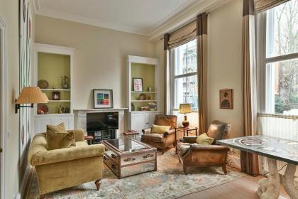 2BR high ceilings Chelsea apartment