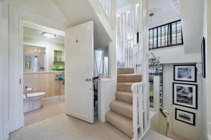 Finest Retreats - Elm Tree - image 18
