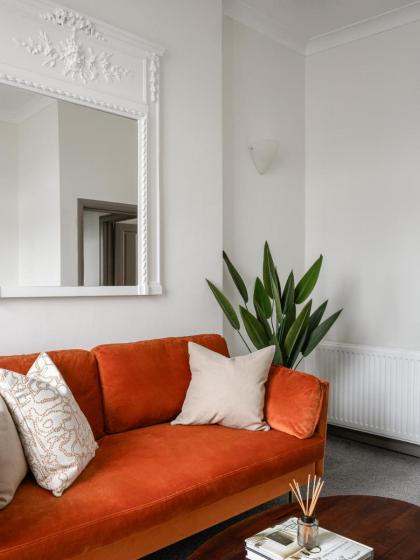 Urban Rest Notting Hill Apartments - image 4