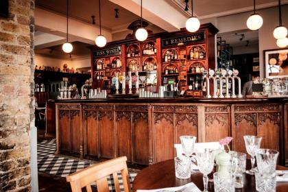The Queen's Head - image 14