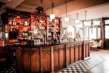 The Queen's Head - image 15