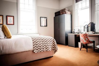 The Queen's Head - image 23