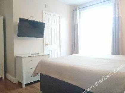 Avis Hotel - image 11