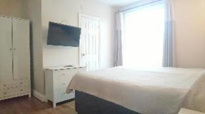 Avis Hotel - image 14
