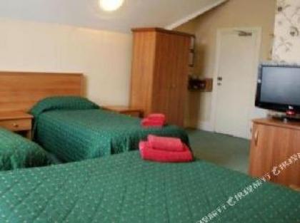 Avis Hotel - image 7