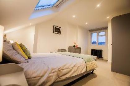 Surbiton Luxury Garden House 19A - image 6