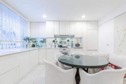 Enchanting 1BD Flat with Garden Knightsbridge!