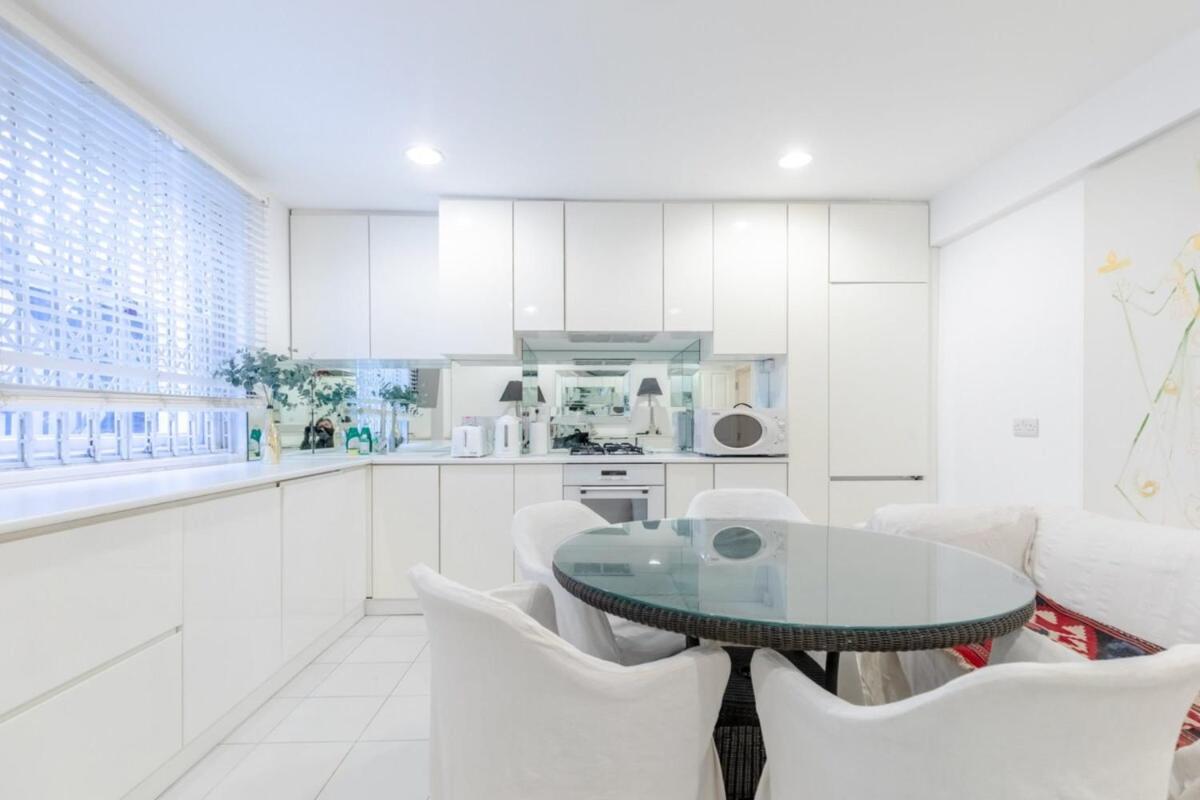Enchanting 1BD Flat with Garden Knightsbridge! - main image