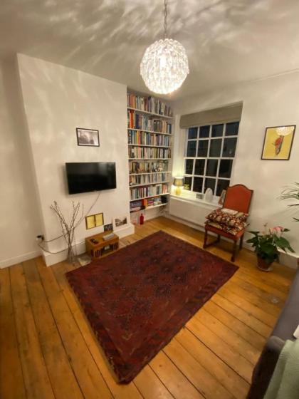 Trendy 1BD Flat - 5 mins to Cambridge Heath!