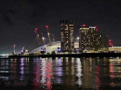 Canary Wharf Skyline Retreat - image 22