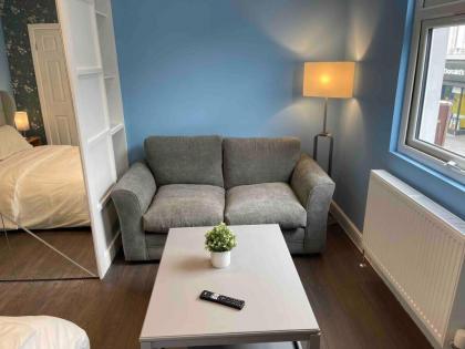 Restful Abodes Fulham - image 29