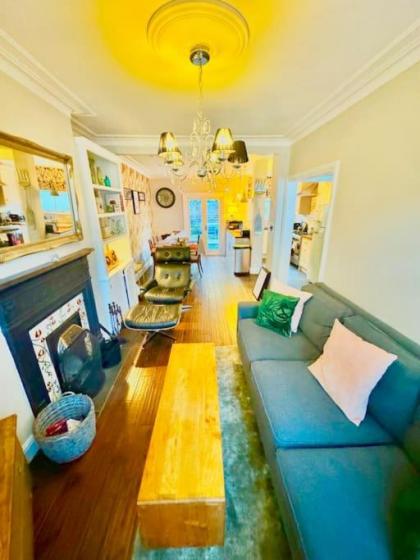 Shepherds Bush Holiday home - image 6