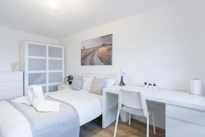 St Pancras Residence 1 BR Flat Sleeps 4 - image 13