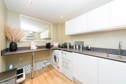 St Pancras Residence 1 BR Flat Sleeps 4 - image 18