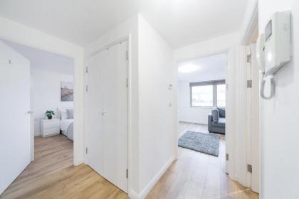 St Pancras Residence 1 BR Flat Sleeps 4 - image 3