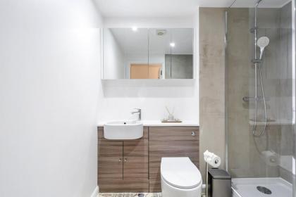St Pancras Residence 1 BR Flat Sleeps 4 - image 6
