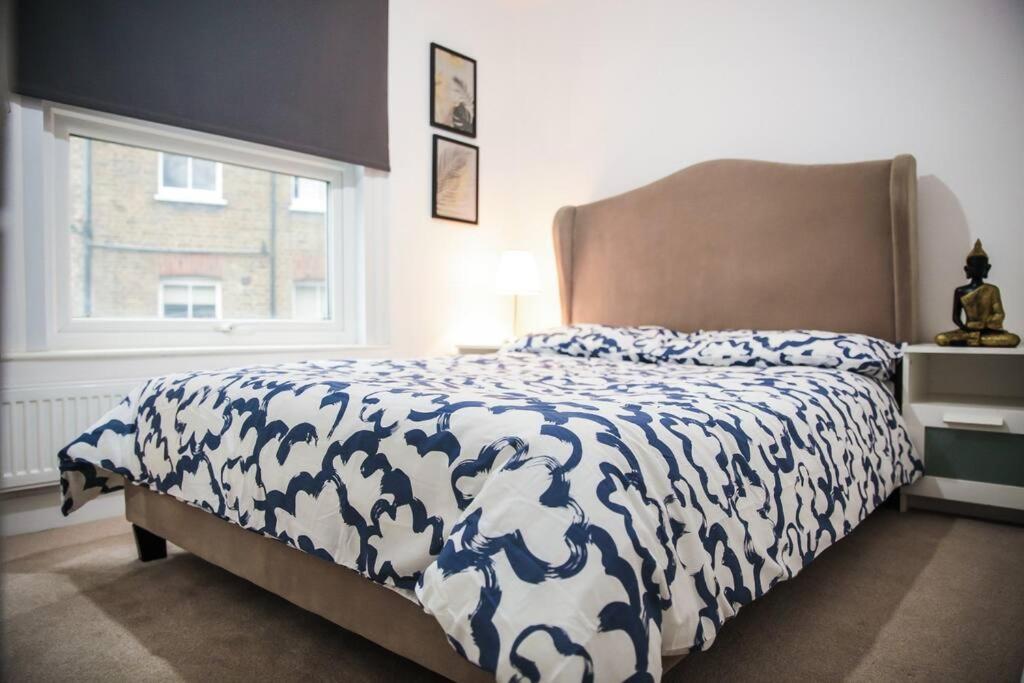3 bed flat with balcony central - image 2