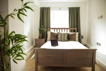 3 bed with amazing garden
