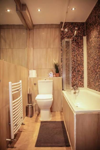 3 bed with amazing garden - image 8