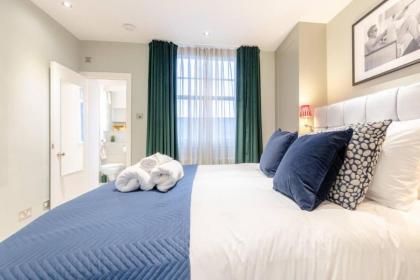 Elegant 1BD Flat in the Heart of Notting Hill! - image 11