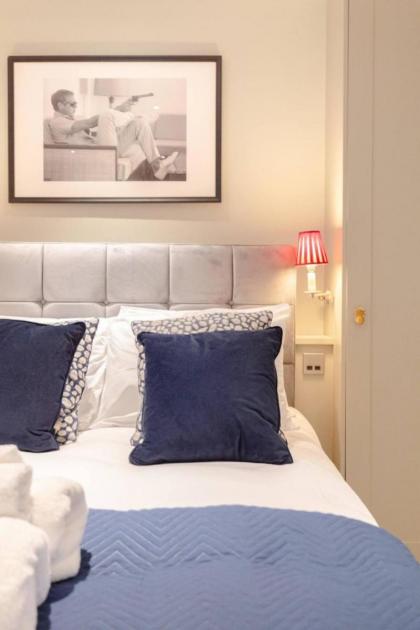 Elegant 1BD Flat in the Heart of Notting Hill! - image 13