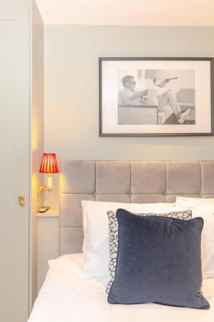 Elegant 1BD Flat in the Heart of Notting Hill! - image 14