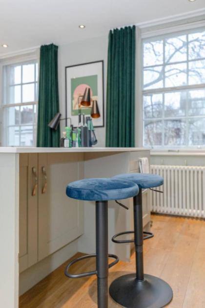 Elegant 1BD Flat in the Heart of Notting Hill! - image 21