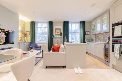 Elegant 1BD Flat in the Heart of Notting Hill! - image 6