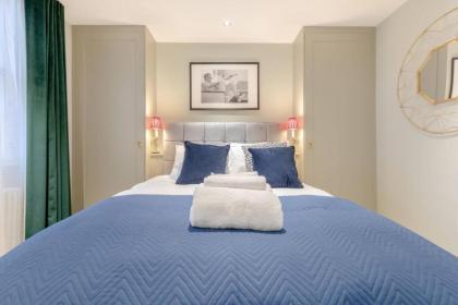 Elegant 1BD Flat in the Heart of Notting Hill! - image 9