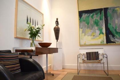 Chic 1BD Flat - 11mins to Holland Park Kensington - image 3