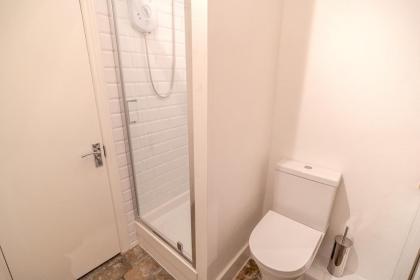 One-bed flat Angel Islington - image 3