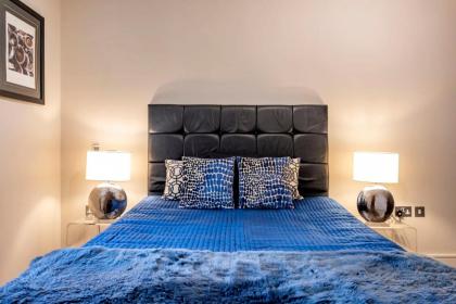 CAMDEN Lux Apartment-Hosted by Sweetstay - image 8