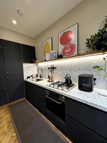 Stunning 1BD Flat - Ladbroke Grove West London! - image 6