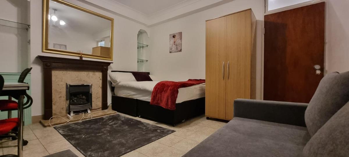 4-Bed Apartment in Central London - main image