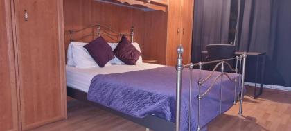 4-Bed Apartment in Central London - image 4